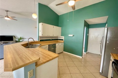 Villa ou maison à vendre à Kissimmee, Floride: 3 chambres, 151.99 m2 № 2236286 - photo 9