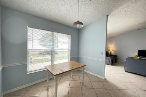 Villa ou maison à vendre à Kissimmee, Floride: 3 chambres, 151.99 m2 № 2236286 - photo 11