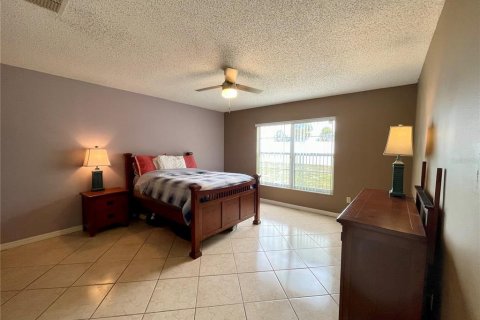 Villa ou maison à vendre à Kissimmee, Floride: 3 chambres, 151.99 m2 № 2236286 - photo 7
