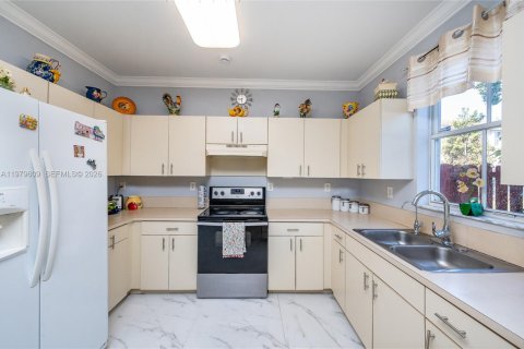 Купить таунхаус в Хомстед, Флорида 4 спальни, 188.41м2, № 2079401 - фото 12
