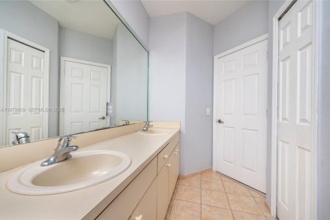 Купить таунхаус в Хомстед, Флорида 4 спальни, 188.41м2, № 2079401 - фото 17