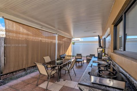 Villa ou maison à vendre à Hialeah, Floride: 4 chambres, 132.85 m2 № 2009395 - photo 28
