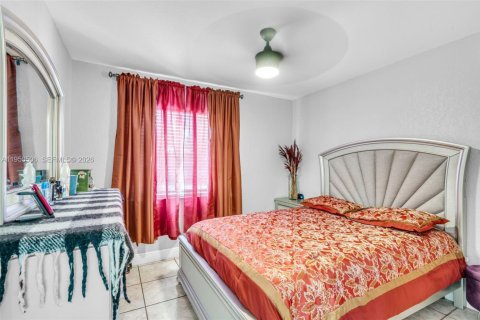 Villa ou maison à vendre à Hialeah, Floride: 4 chambres, 132.85 m2 № 2009395 - photo 14