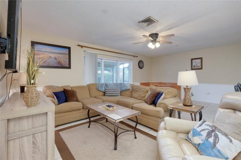 Casa en venta en Bradenton, Florida, 4 dormitorios, 188.78 m2 № 2385978 - foto 28