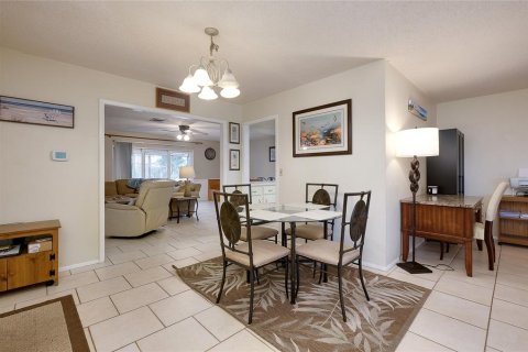 Casa en venta en Bradenton, Florida, 4 dormitorios, 188.78 m2 № 2385978 - foto 17