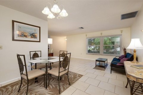 Casa en venta en Bradenton, Florida, 4 dormitorios, 188.78 m2 № 2385978 - foto 15