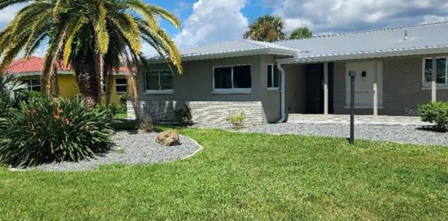 Casa en Cape Coral, Florida 3 dormitorios, 132.39 m2 № 1686488