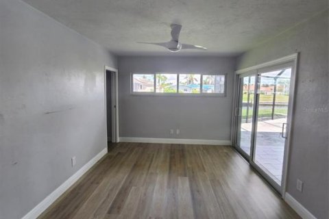Casa en venta en Cape Coral, Florida, 3 dormitorios, 132.39 m2 № 1686488 - foto 9
