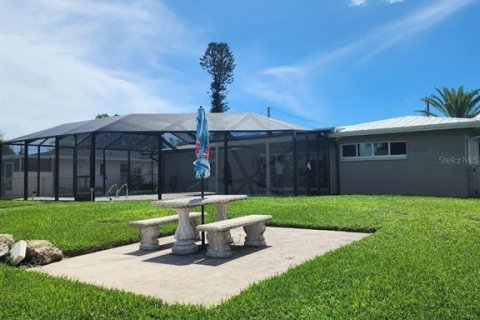 Casa en venta en Cape Coral, Florida, 3 dormitorios, 132.39 m2 № 1686488 - foto 17