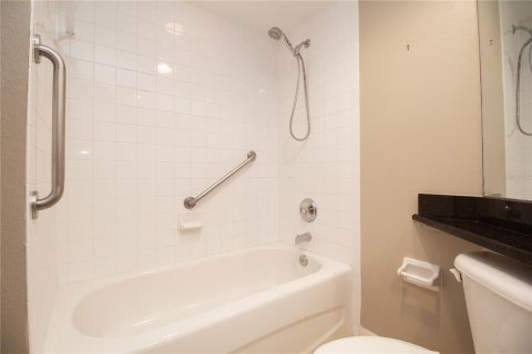 Condo in Largo, Florida, 3 bedrooms  № 2111801 - photo 25
