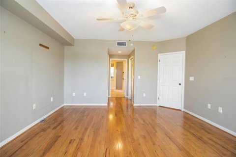 Condo in Largo, Florida, 3 bedrooms  № 2111801 - photo 15
