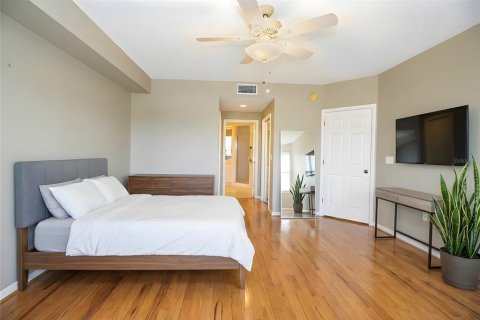 Condo in Largo, Florida, 3 bedrooms  № 2111801 - photo 14