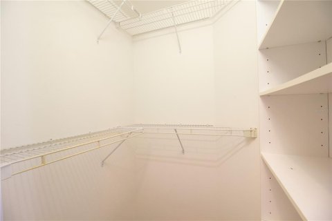 Condo in Largo, Florida, 3 bedrooms  № 2111801 - photo 20