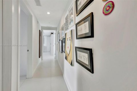 Copropriété à louer à Miami, Floride: 2 chambres, 100.71 m2 № 1976870 - photo 13