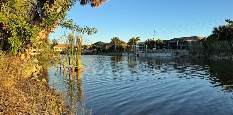 Land in Port Charlotte, Florida № 2108403