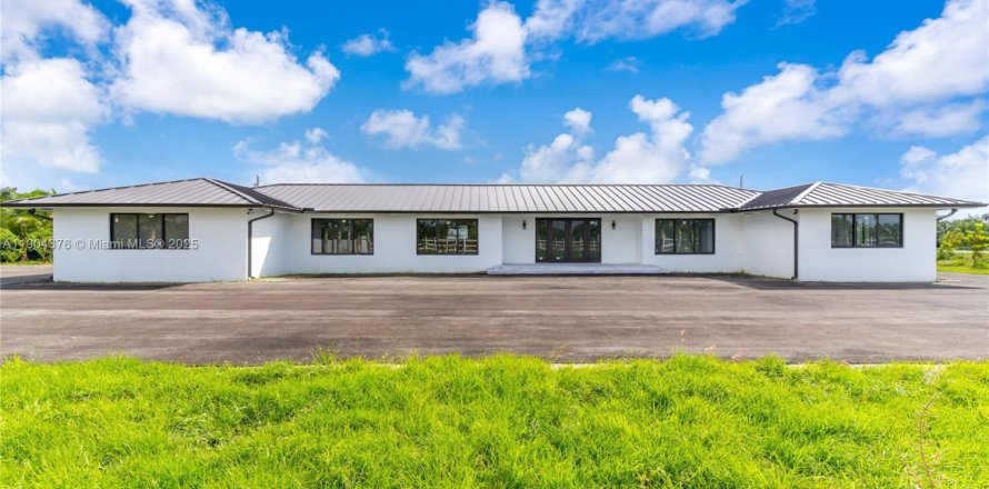 Casa en Homestead, Florida 4 dormitorios, 248.98 m2 № 1956486