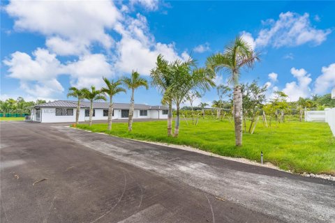 Casa en venta en Homestead, Florida, 4 dormitorios, 248.98 m2 № 1956486 - foto 4