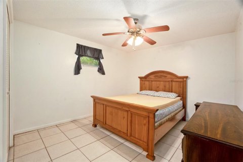Casa en venta en Spring Hill, Florida, 5 dormitorios, 255.3 m2 № 1912717 - foto 17