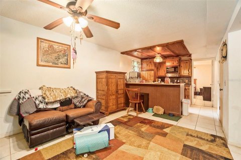 Casa en venta en Spring Hill, Florida, 5 dormitorios, 255.3 m2 № 1912717 - foto 19