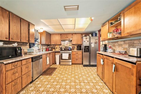 Casa en venta en Spring Hill, Florida, 5 dormitorios, 255.3 m2 № 1912717 - foto 9