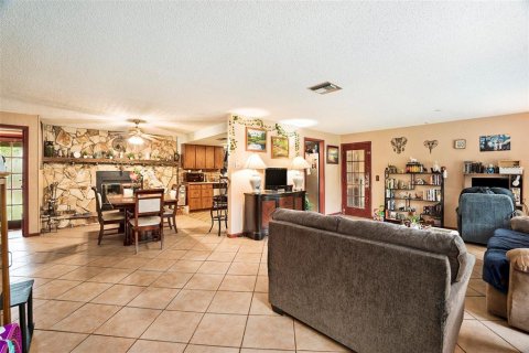 Casa en venta en Spring Hill, Florida, 5 dormitorios, 255.3 m2 № 1912717 - foto 6