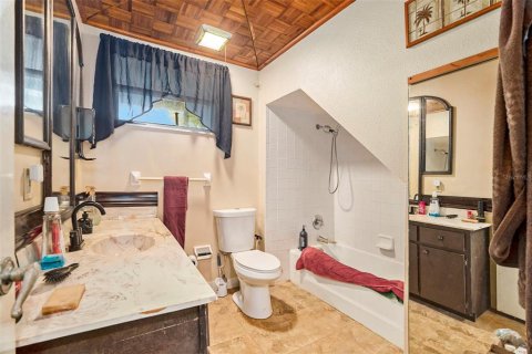 Casa en venta en Spring Hill, Florida, 5 dormitorios, 255.3 m2 № 1912717 - foto 20