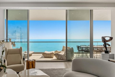 Copropriété à vendre à Sunny Isles Beach, Floride: 4 chambres, 336.77 m2 № 1947162 - photo 1