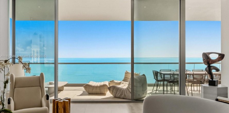 Condo à Sunny Isles Beach, Floride, 4 chambres № 1947162