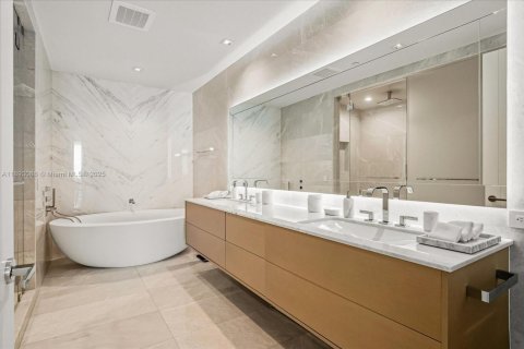 Copropriété à vendre à Sunny Isles Beach, Floride: 4 chambres, 336.77 m2 № 1947162 - photo 24