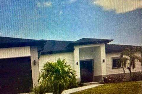 Casa en Lehigh Acres, Florida 3 dormitorios, 145.67 m2 № 2103428