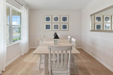 House in Haines City, Florida 5 bedrooms, 241.64 sq.m. № 1767759 - photo 4