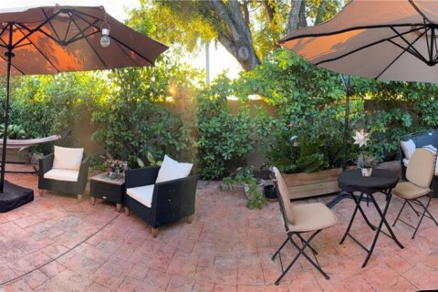 House in Miami, Florida 4 bedrooms, 131.36 sq.m. № 1852374 - photo 13