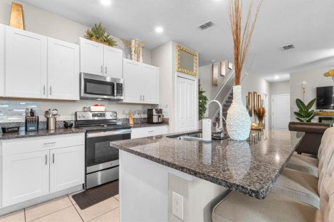 Townhouse in Ruskin, Florida 3 bedrooms, 196.86 sq.m. № 2283662 - photo 13