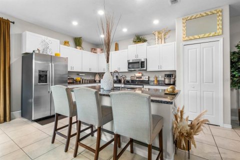 Townhouse in Ruskin, Florida 3 bedrooms, 196.86 sq.m. № 2283662 - photo 12