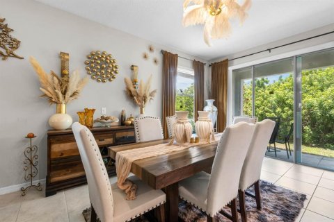 Townhouse in Ruskin, Florida 3 bedrooms, 196.86 sq.m. № 2283662 - photo 10