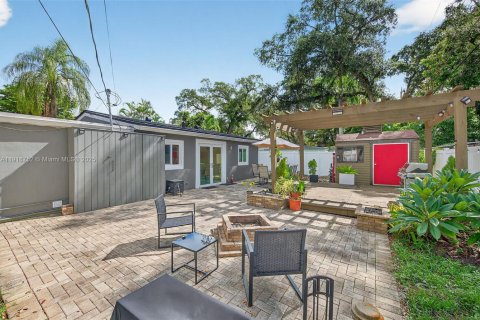 House in Hollywood, Florida 3 bedrooms, 96.9 sq.m. № 1972150 - photo 20