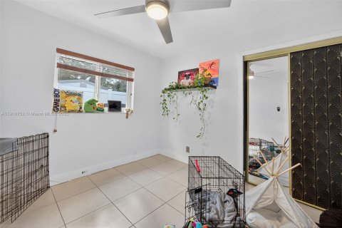 House in Hollywood, Florida 3 bedrooms, 96.9 sq.m. № 1972150 - photo 9