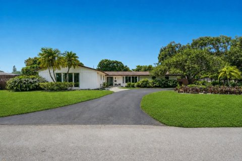 House in Palmetto Bay, Florida 4 bedrooms, 200.3 sq.m. № 2311019