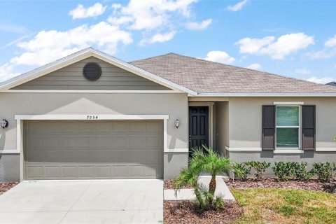 House in Lakeland, Florida 4 bedrooms, 184.23 sq.m. № 1680676 - photo 1