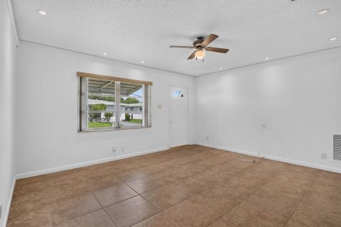 Villa ou maison à louer à Margate, Floride: 2 chambres, 98.57 m2 № 2387276 - photo 8