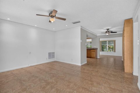 Villa ou maison à louer à Margate, Floride: 2 chambres, 98.57 m2 № 2387276 - photo 11