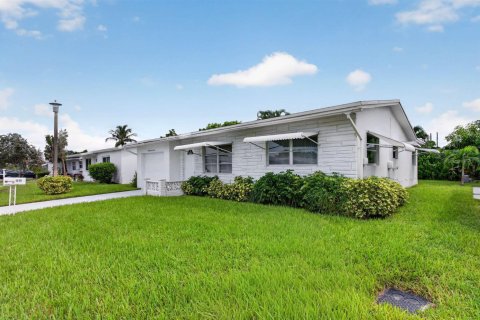 Villa ou maison à louer à Margate, Floride: 2 chambres, 98.57 m2 № 2387276 - photo 3