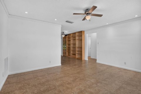 Villa ou maison à louer à Margate, Floride: 2 chambres, 98.57 m2 № 2387276 - photo 10