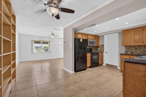 Villa ou maison à louer à Margate, Floride: 2 chambres, 98.57 m2 № 2387276 - photo 5