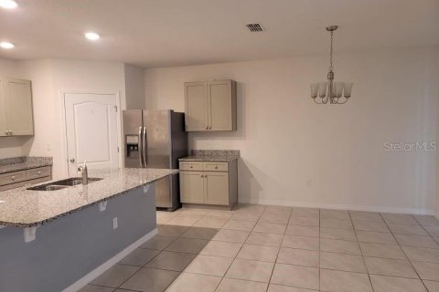 Villa ou maison à louer à Davenport, Floride: 4 chambres, 171.96 m2 № 2092599 - photo 16