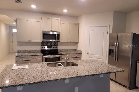 Villa ou maison à louer à Davenport, Floride: 4 chambres, 171.96 m2 № 2092599 - photo 13