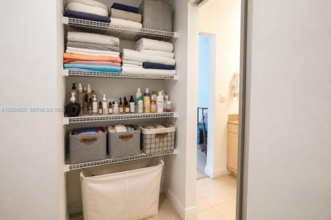 Copropriété à louer à North Miami, Floride: 1 chambre, 67.17 m2 № 2085328 - photo 8