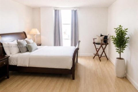 Copropriété à louer à North Miami, Floride: 1 chambre, 67.17 m2 № 2085328 - photo 4