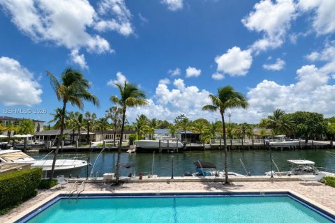 Copropriété à louer à North Miami, Floride: 1 chambre, 67.17 m2 № 2085328 - photo 2