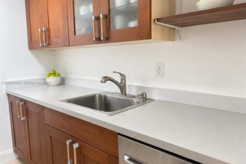 Copropriété à louer à North Miami, Floride: 1 chambre, 67.17 m2 № 2085328 - photo 14